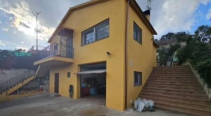 Casa 4 habitaciones de 240 m² en Vallgorguina (08471)