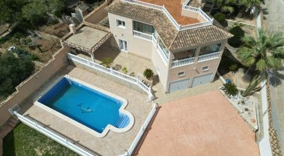 Maison 5 chambres de 300 m² à Monte Zenia (03189)