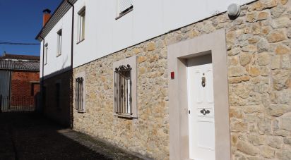 House 7 bedrooms of 422 m² in La Ercina (24870)