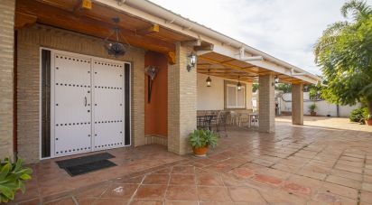 Casa 5 habitacions de 194 m² a Carmona (41410)