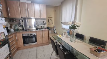 Appartement 3 chambres de 74 m² à Les Roquetes (08812)