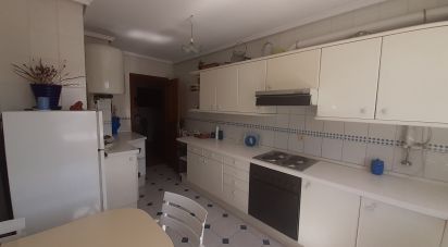 Appartement 4 chambres de 111 m² à La Bañeza (24750)