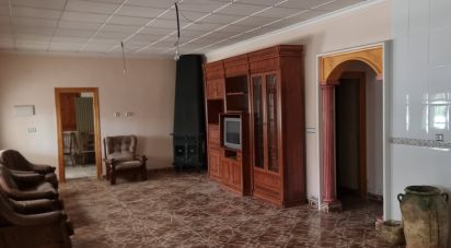 Casa 3 habitacions de 847 m² a Crevillent (03330)