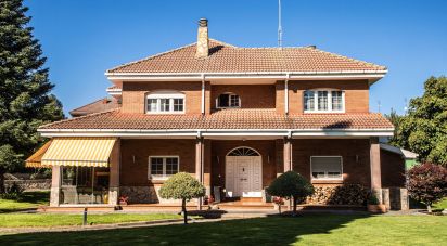 Châlet 5 chambres de 481 m² à San Andrés del Rabanedo (24010)