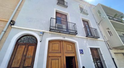 Casa de poble 4 habitacions de 258 m² a Pego (03780)