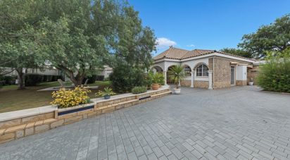 Casa 4 habitacions de 566 m² a Chiclana de la Frontera (11130)