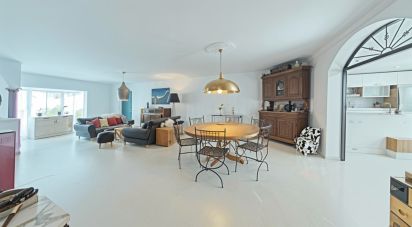 Casa 4 habitacions de 566 m² a Chiclana de la Frontera (11130)