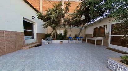 Apartment in house 6 bedrooms of 275 m² in Catral (03158)