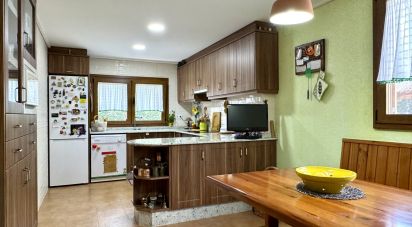 Casa 5 habitacions de 224 m² a Siete Aguas (46392)