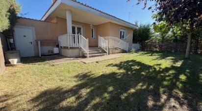 Cottage 3 bedrooms of 137 m² in Urbanización El Encinar (37190)