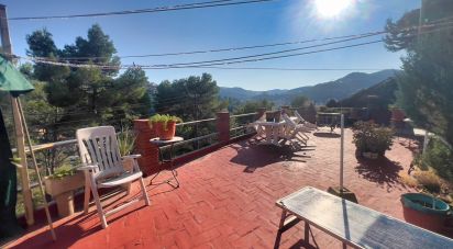 Casa 5 habitaciones de 162 m² en Vallirana (08759)