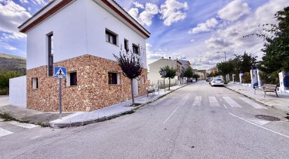 House 3 bedrooms of 196 m² in La Vall D' Ebo (03789)