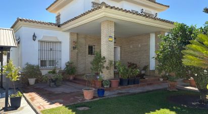 Chalet 5 habitaciones de 265 m² en Chiclana de la Frontera (11130)