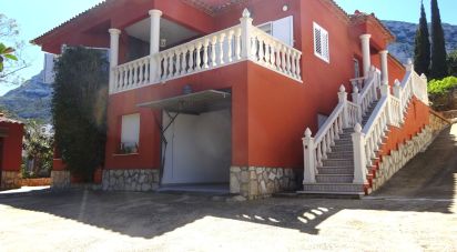 Chalet 3 habitaciones de 215 m² en Dénia (03700)