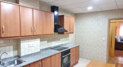 Apartment 3 bedrooms of 90 m² in Sax (03630)